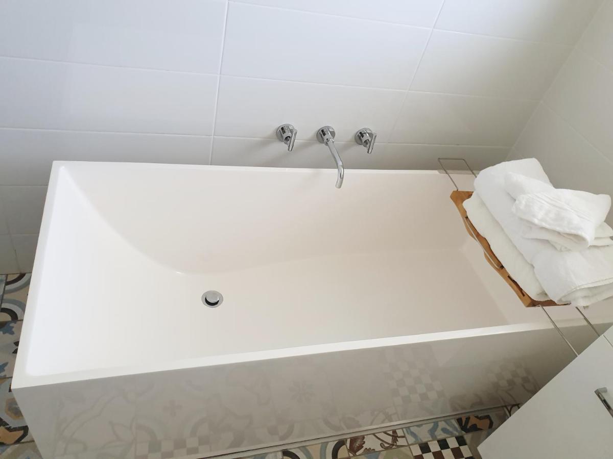 Marazul Best Deal - Stone Bathtub, Wifi, Functional - Mandarins And Lemons When Available Vincentia Bagian luar foto